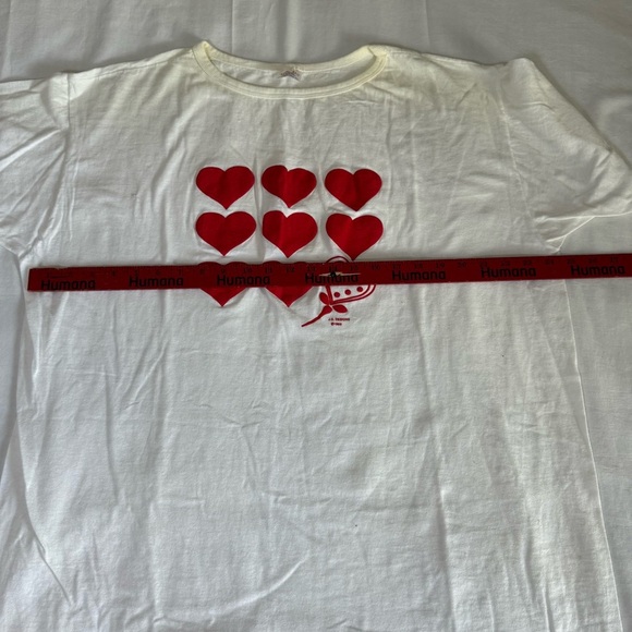 Vintage 80s Oversized Heart T-Shirt Hugger USA White Size OSFA Single Stitch - Picture 7 of 11